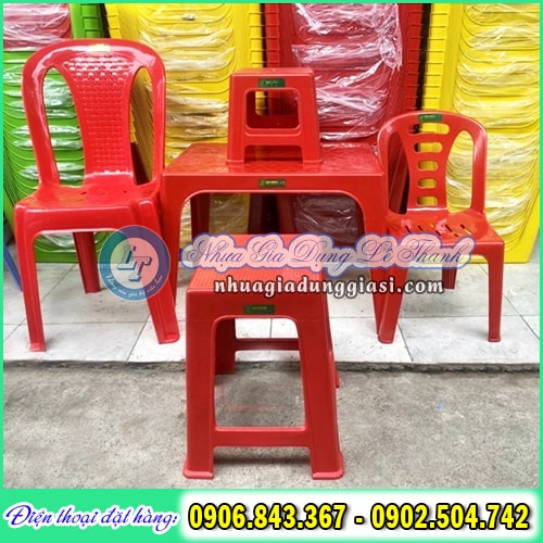 Bàn ghế nhựa độ bền màu cao Bàn ghế nhựa độ bền màu cao