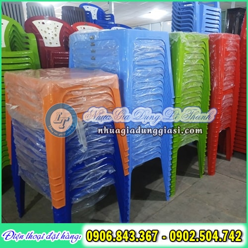 Bàn ghế nhựa đủ màu đủ kiểu giá rẻ Bàn ghế nhựa đủ màu đủ kiểu giá rẻ