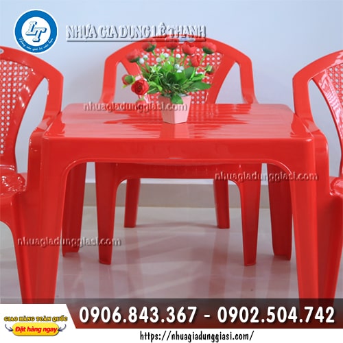 Bàn nhựa chữ nhật bền bỉ nhỏ gọn Bàn nhựa chữ nhật bền bỉ nhỏ gọn