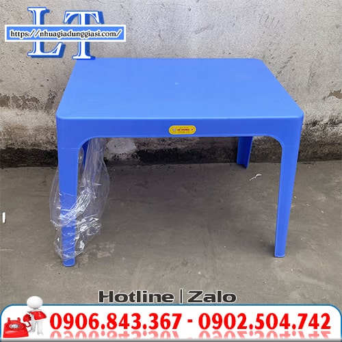 Bàn nhựa chữ nhật dày chắc chịu lực tốt Bàn nhựa chữ nhật dày chắc chịu lực tốt