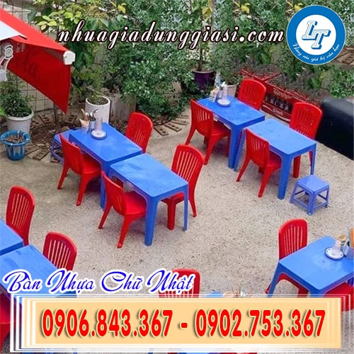 Bàn nhựa chữ nhật sử dụng trong nhiều không gian