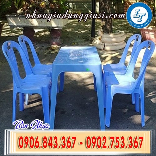 Bàn nhựa giá rẻ