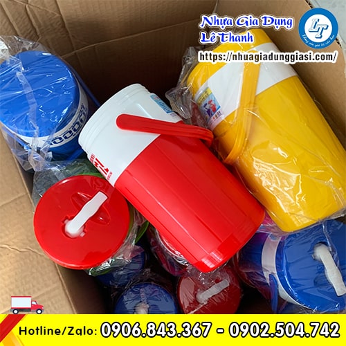 Bình giữ nhiệt nắp vặn có vòi rót tiện lợi Bình giữ nhiệt nắp vặn có vòi rót tiện lợi