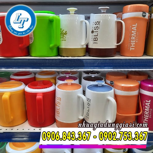 Ca đựng nước đa dạng kiểu dáng mẫu mã Ca đựng nước đa dạng kiểu dáng mẫu mã