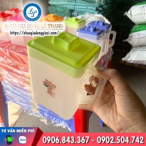 Ca đựng nước vuông tay cầm chắc chắn Ca đựng nước vuông tay cầm chắc chắn