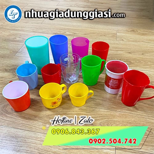 Ca ly nhựa uống nước đa dạng kiểu dáng mẫu mã