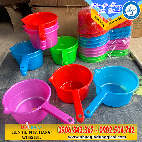 Ca múc nước cán dày Ca múc nước cán dày
