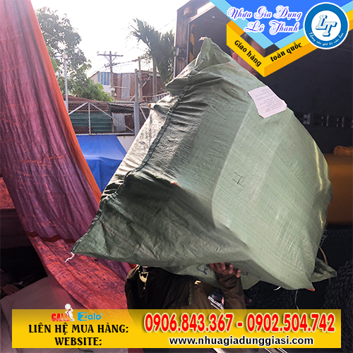 Ca múc nước giao nhanh đúng hẹn Ca múc nước giao nhanh đúng hẹn