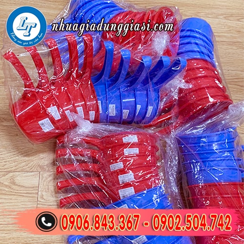 Ca múc nước nhựa giá rẻ sẵn kho nhiều màu Ca múc nước nhựa giá rẻ sẵn kho nhiều màu