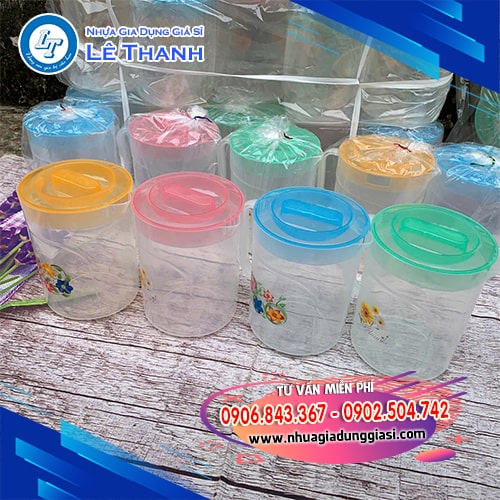 Ca nhựa 2 lít có nắp giá sỉ rẻ Ca nhựa 2 lít có nắp giá sỉ rẻ