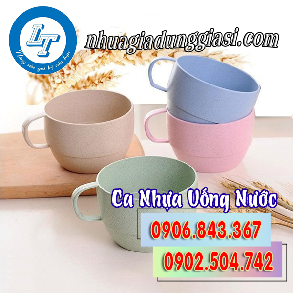 Ca nhựa uống nước có quai