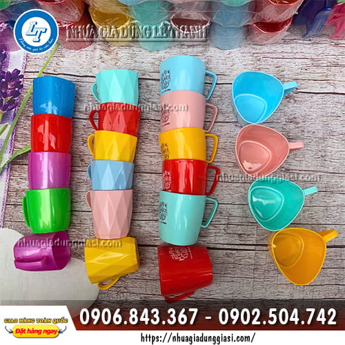 Ca uống nước trẻ em nhiều mẫu mã Ca uống nước trẻ em nhiều mẫu mã