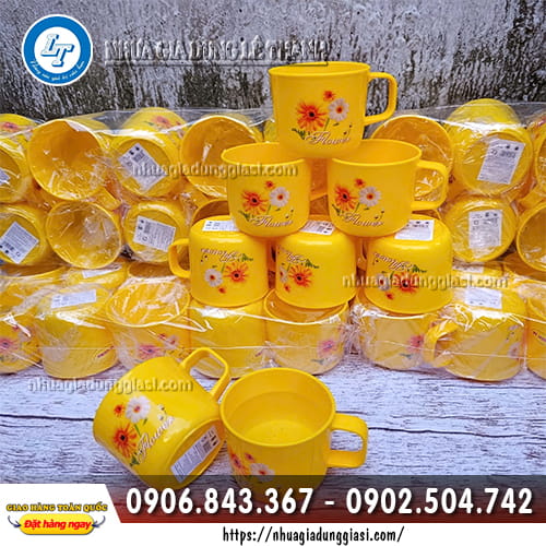 Ca uống nước trẻ em nhỏ gọn Ca uống nước trẻ em nhỏ gọn