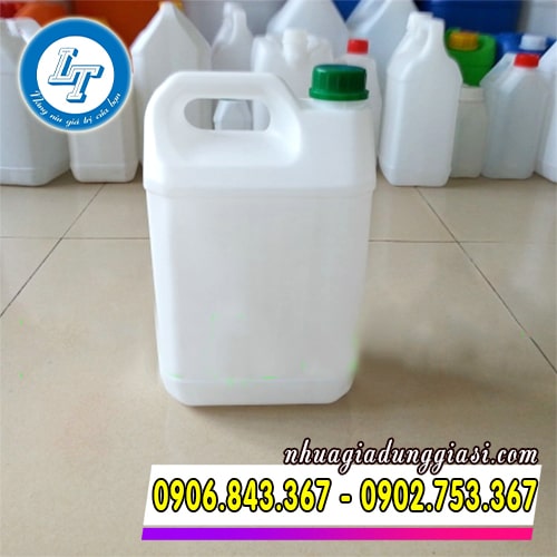 Can nhựa được ưu tiên sử dụng để đựng các chất lỏng hóa chất