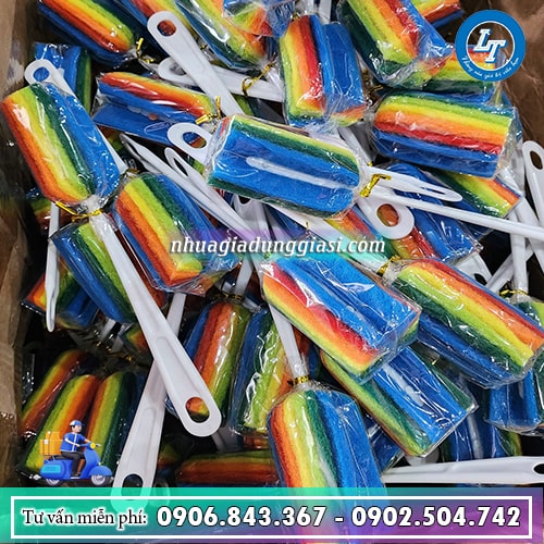 Cây cọ rửa ly 7 màu tiện dụng mua giá rẻ cực sốc Cây cọ rửa ly 7 màu tiện dụng mua giá rẻ cực sốc