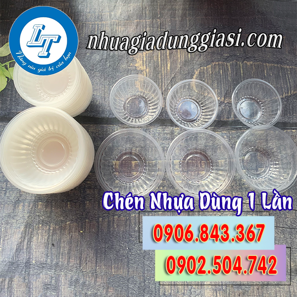Chén nhựa trong