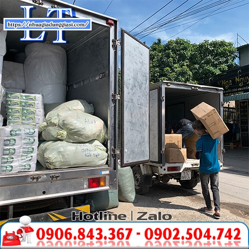 Dĩa nhựa dùng 1 lần giao tận nơi Dĩa nhựa dùng 1 lần giao tận nơi