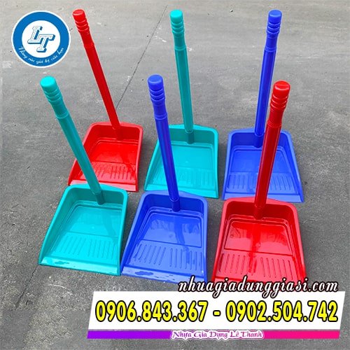 Đồ hốt rác bằng nhựa cán dài Đồ hốt rác bằng nhựa cán dài