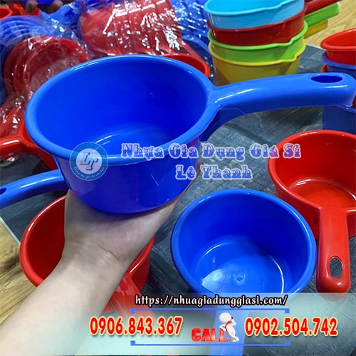 Gáo múc nước không mỏ Gáo múc nước không mỏ