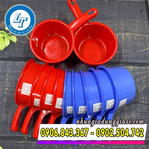 Gáo nhựa sỉ rẻ sẵn hàng nhiều loại Gáo nhựa sỉ rẻ sẵn hàng nhiều loại