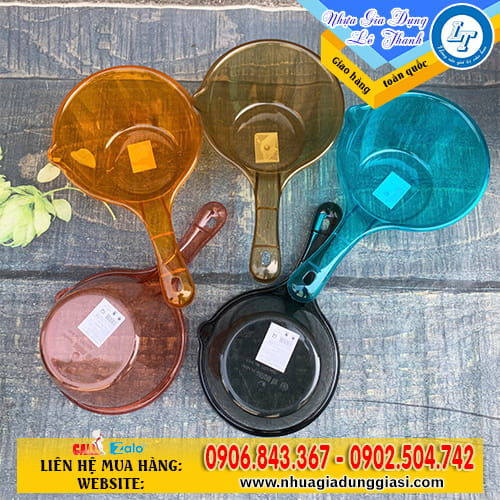 Gáo nhựa trong suốt đẹp mắt Gáo nhựa trong suốt đẹp mắt