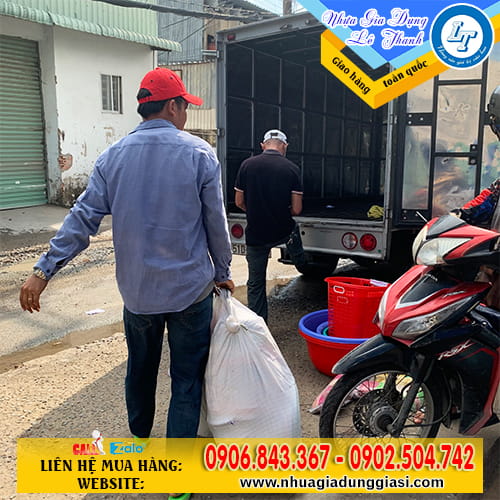 Gáo nhựa trong suốt giao hàng tận nơi Gáo nhựa trong suốt giao hàng tận nơi