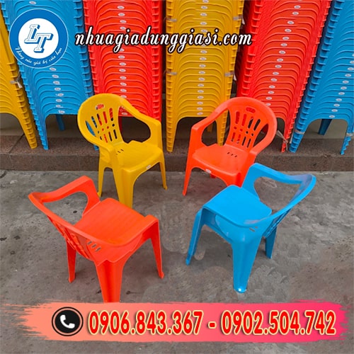 Ghế bành nhựa đa dạng màu sắc Ghế bành nhựa đa dạng màu sắc