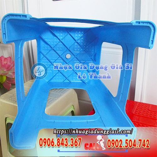 Ghế đẩu cao chắc chắn chịu được va đập mạnh