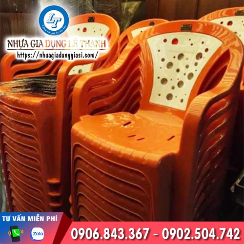 Ghế nhựa bành xếp chồng tiện lợi