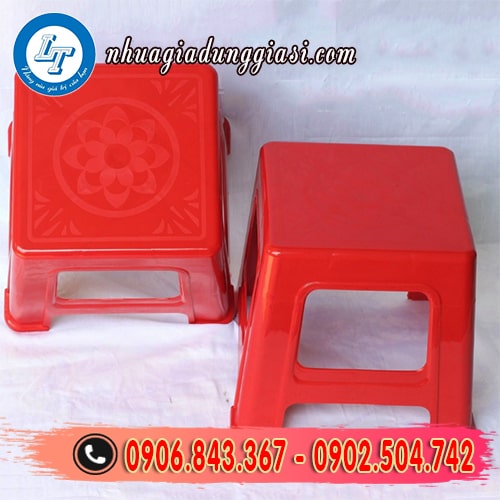 Ghế nhựa lùn bề mặt sáng bóng