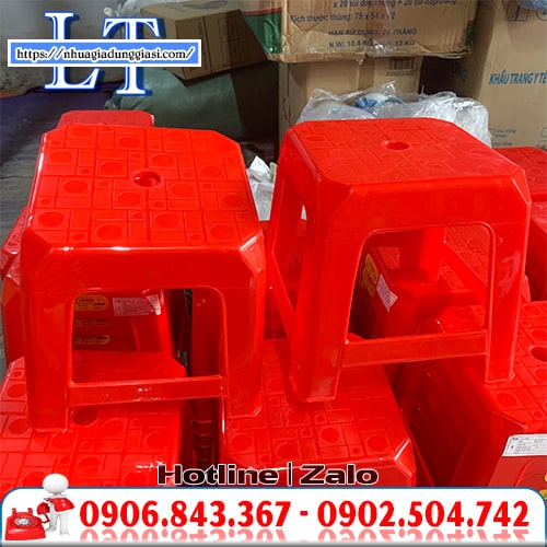 Ghế nhựa lùn vuông bi đỏ giá rẻ Ghế nhựa lùn vuông bi đỏ giá rẻ
