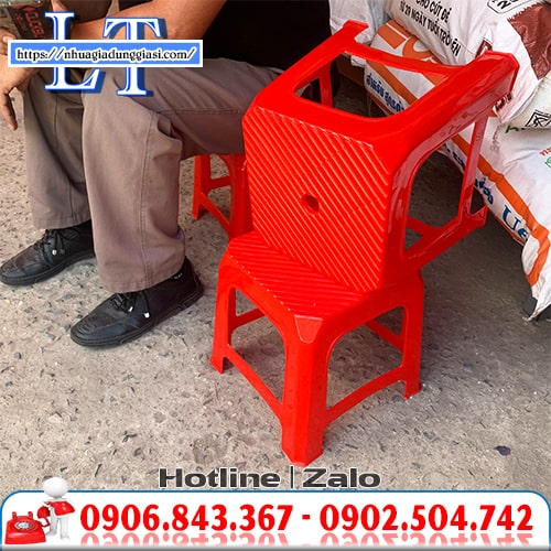 Ghế nhựa lùn vuông nhỏ gọn tiện lợi dễ ngồi Ghế nhựa lùn vuông nhỏ gọn tiện lợi dễ ngồi