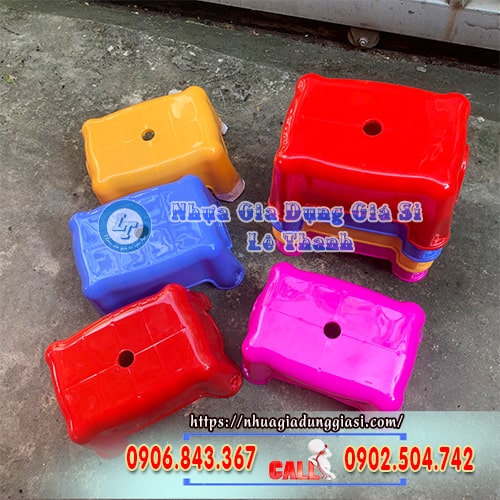 Ghế nhựa mini màu sắc đa dạng Ghế nhựa mini màu sắc đa dạng