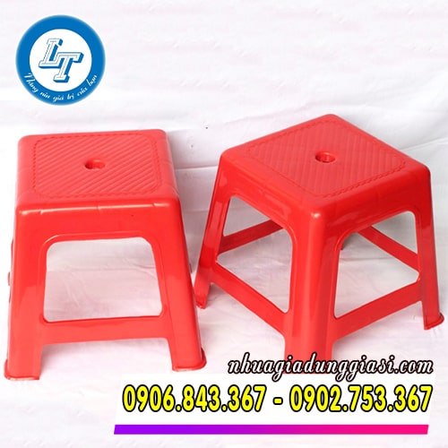 Ghế nhựa thấp mặt vuông