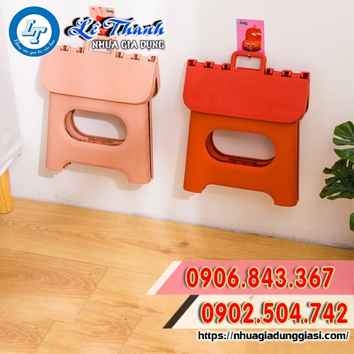 Ghế nhựa xếp mini treo gấp tiện lợi Ghế nhựa xếp mini treo gấp tiện lợi
