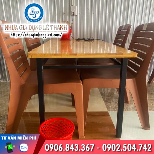 Ghế tựa lưng sọc ngang cho quán ăn Ghế tựa lưng sọc ngang cho quán ăn