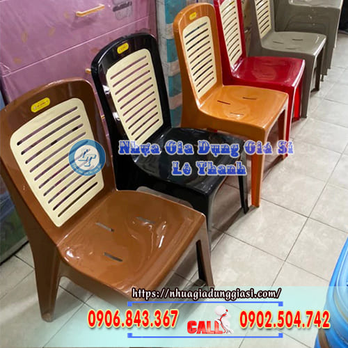 Ghế tựa lưng sọc ngang Ghế tựa lưng sọc ngang