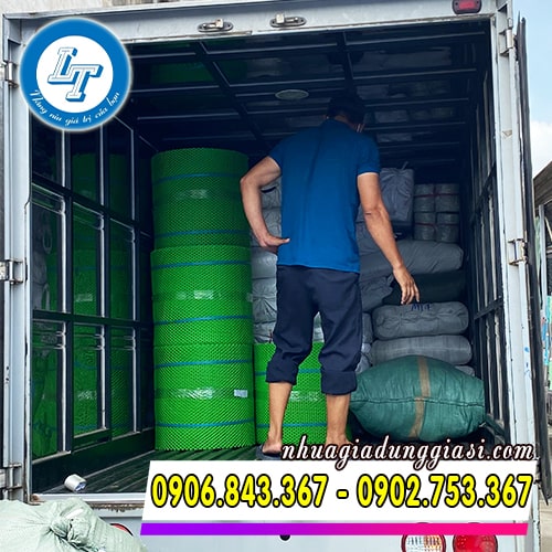 Giao hàng ghế nhựa cao giá tốt TP.HCM