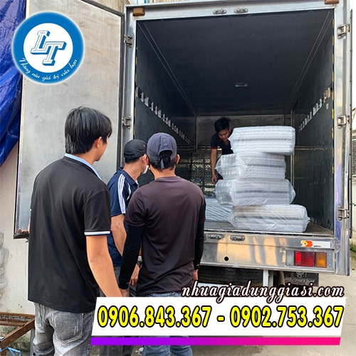 Giao hàng ghế nhựa thấp tận nơi