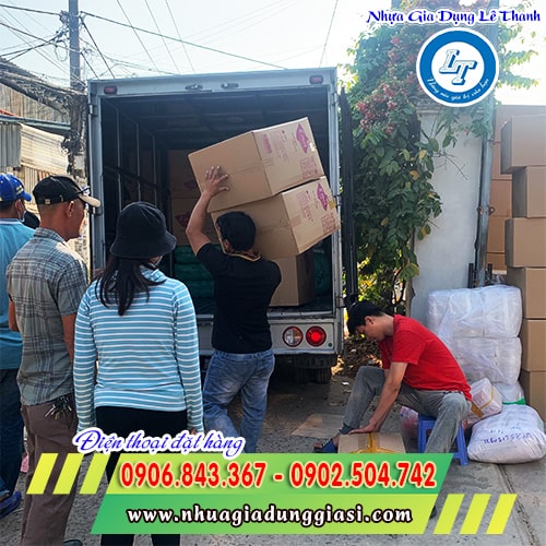 Giao hàng hũ tròn