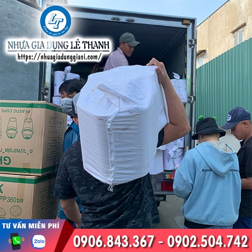 Giao hàng tận nơi nhanh chóng đúng thời gian Giao hàng tận nơi nhanh chóng đúng thời gian