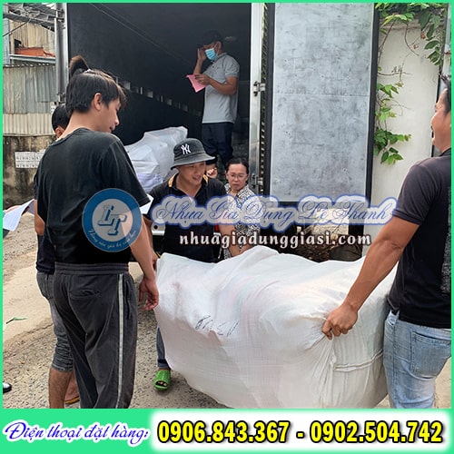 Giao hàng toàn quốc miễn ship khu vực TPHCM Giao hàng toàn quốc miễn ship khu vực TPHCM