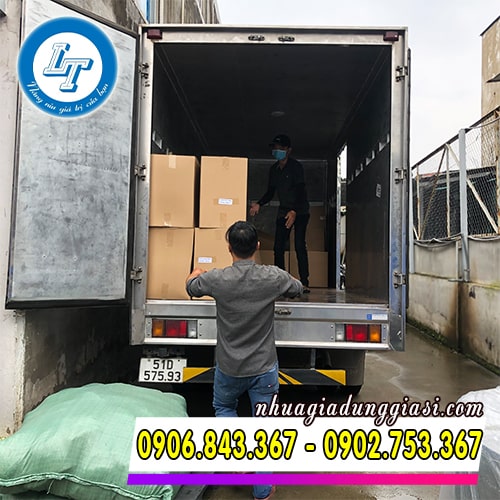 Giao kệ đựng chén bát tận nơi