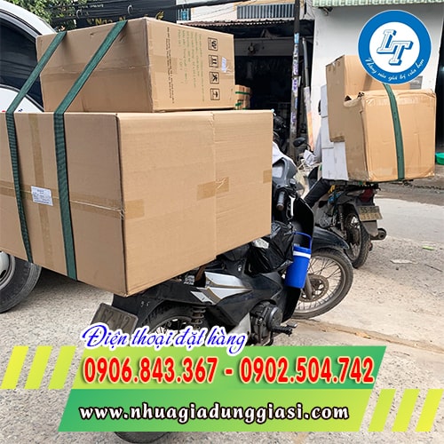 Giao nhanh hũ nhựa pet bằng xe máy