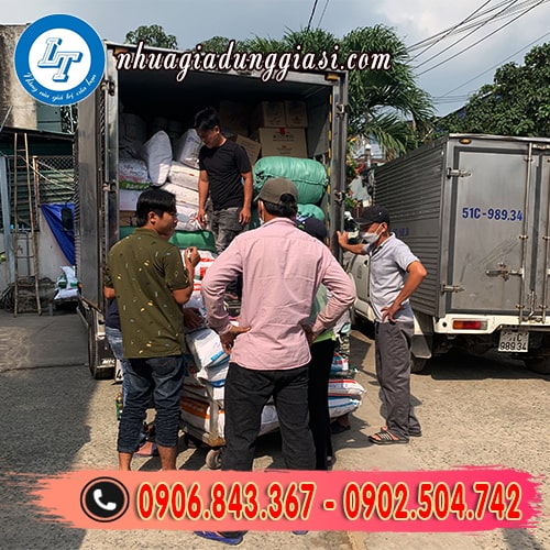 Giao sỉ ca múc nước nhựa