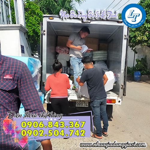 Giao sỉ gáo múc nước