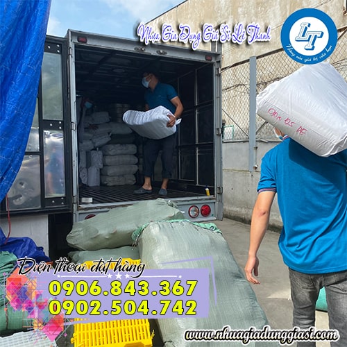 Giao gáo múc nước