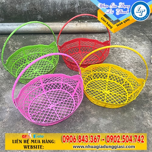 Giỏ nhựa đựng quà Tết dẻo dai bền bỉ Giỏ nhựa đựng quà Tết dẻo dai bền bỉ