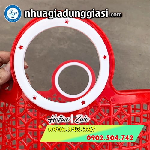 Giỏ nhựa nhỏ đi chợ tay cầm bọc nhựa