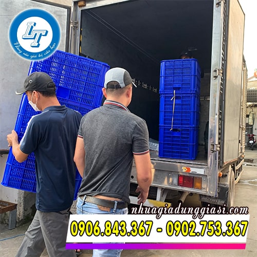 Hoạt động giao hàng rổ nhựa công nghiệp